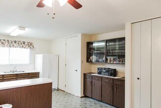 9836-9881 AvenueKey 32 in Grande Prairie, AB - Building Photo - Building Photo