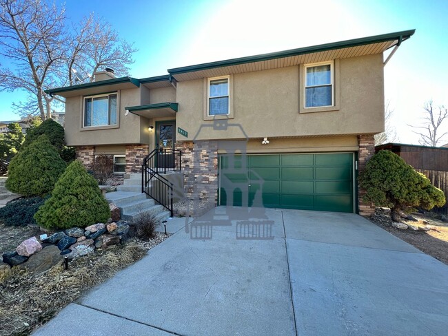 property at 5419 Alteza Dr