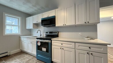 17 W Chestnut St-Unit -3L in Brockton, MA - Building Photo - Building Photo