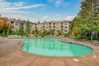 The Estates at Cougar Mountain in Issaquah, WA - Foto de edificio - Building Photo