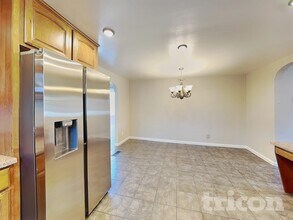 2255 Howard Dr in Sparks, NV - Building Photo - Building Photo