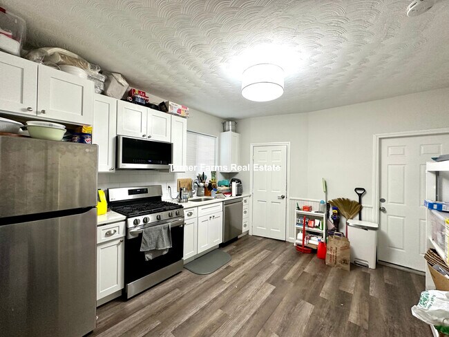 153 E Cottage St, Unit 1