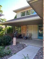 8551 N Point Dr in Fox Point, WI - Building Photo