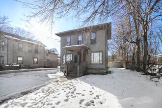 127 Elm St, Unit 3 in Kalamazoo, MI - Foto de edificio - Building Photo
