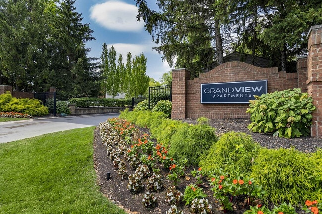 Grandview Apartments in Columbus, OH - Building Photo - Building Photo