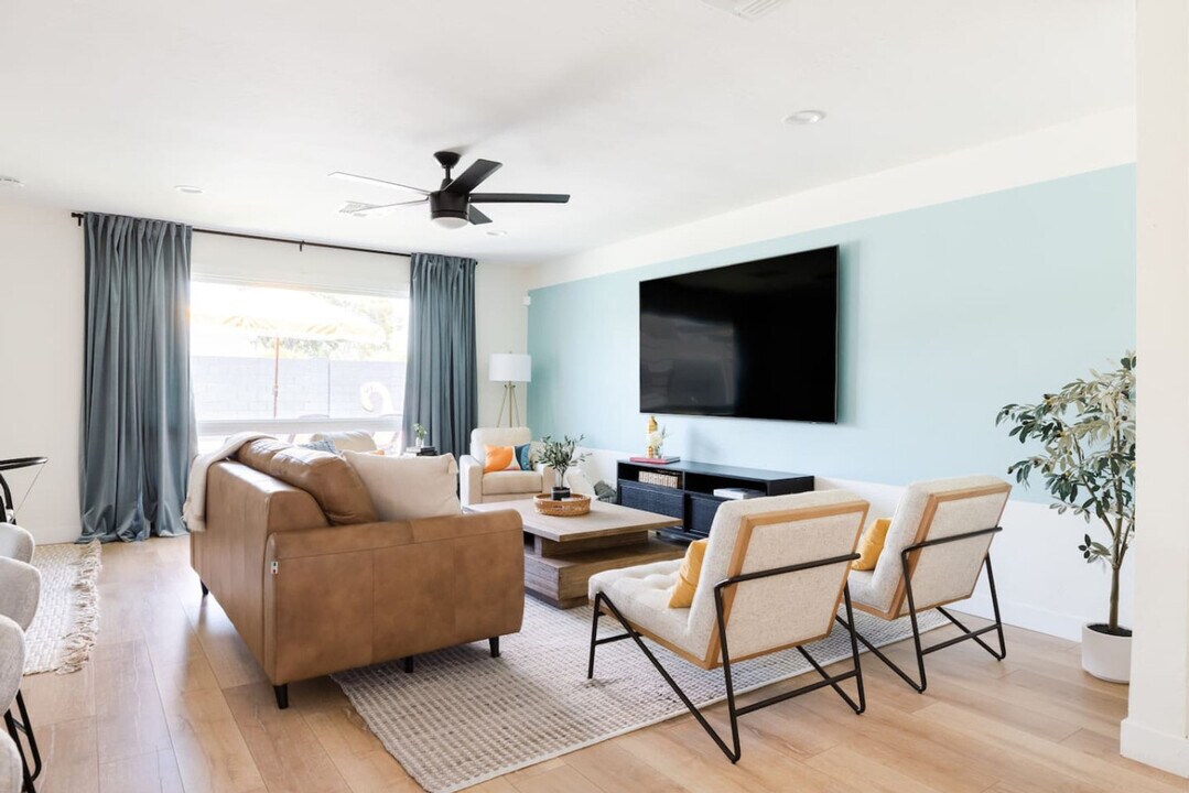 6914 E Cypress St in Scottsdale, AZ - Foto de edificio