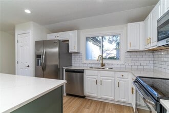 1395 Davis Rd in Dunedin, FL - Building Photo - Building Photo