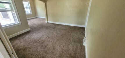 1011 N 12th Ave E in Duluth, MN - Building Photo - Building Photo