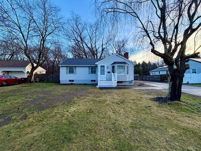 22 Simpson Cir in Agawam, MA - Building Photo - Building Photo