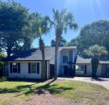 101 Hands Cove Ln in Shalimar, FL - Building Photo