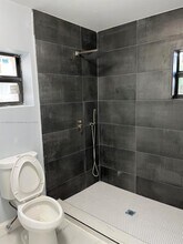 2785 NW 59th St in Miami, FL - Building Photo - Building Photo