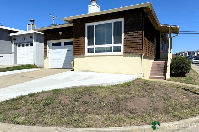 property at 98 Huntington Dr