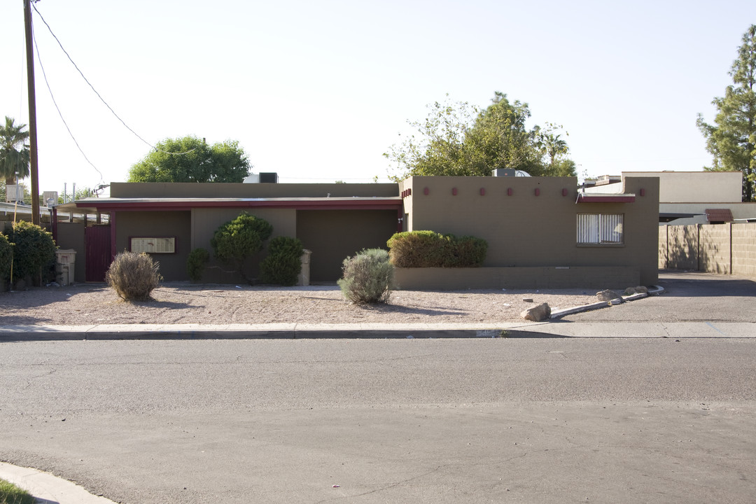 Casa Miguel in Phoenix, AZ - Building Photo