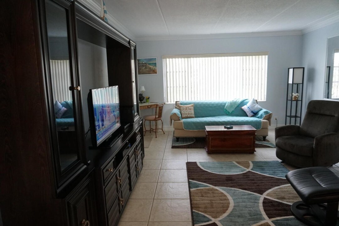 4500 N Flagler Dr-Unit -D5 in West Palm Beach, FL - Building Photo