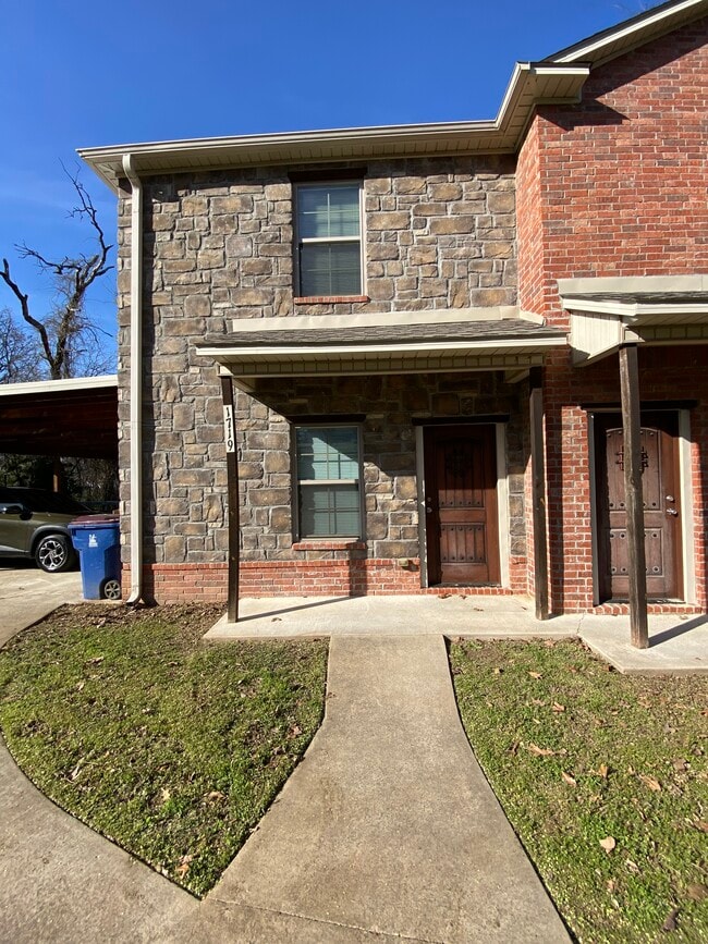 property at 1719 Houston St