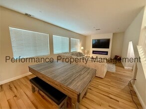 15614 Via Bassano Dr in Bakersfield, CA - Building Photo - Building Photo