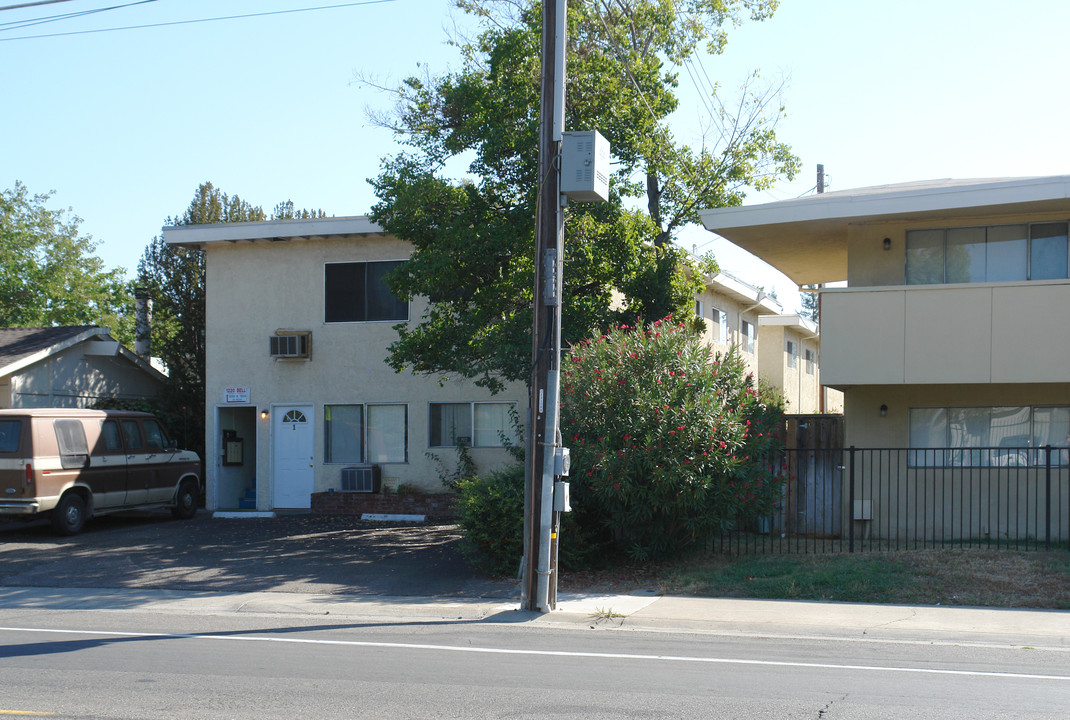 1222 Bell St in Sacramento, CA - Foto de edificio