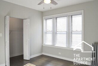 3925 N Keeler Ave, Unit 1E in Chicago, IL - Building Photo - Building Photo