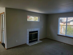 5905 Cherokee Loop SE in Lacey, WA - Building Photo - Building Photo