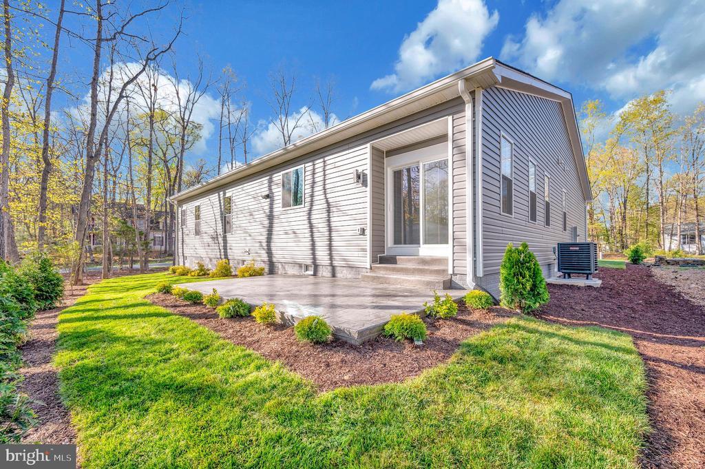 400 Constitution Blvd in Locust Grove, VA - Building Photo