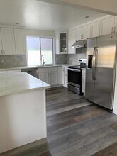 10207 8th Ave NE in Seattle, WA - Building Photo - Building Photo