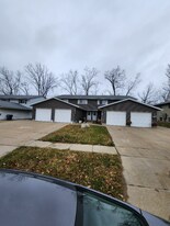 1390 Daleview Dr in Marion, IA - Building Photo