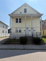 43 Tweed St in Pawtucket, RI - Building Photo