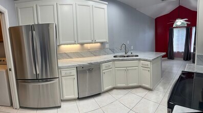 2641 Heritage Park Cir in San Jose, CA - Building Photo - Building Photo