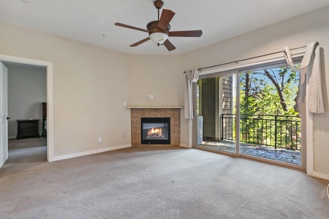 27112 Sugar Pine Dr in Lake Arrowhead, CA - Building Photo - Building Photo