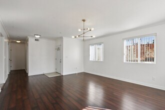 1616 W 39th Pl in Los Angeles, CA - Building Photo - Building Photo