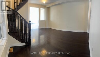 135 Lindbergh Dr in Vaughan, ON - Building Photo - Building Photo