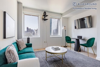70 W 45th St in New York, NY - Building Photo - Building Photo