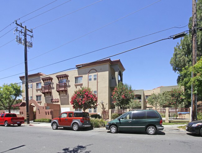 Jardines Paloma Blanca in San Jose, CA - Building Photo - Building Photo