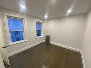 111 Park Dr in Boston, MA - Foto de edificio - Building Photo