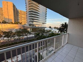 150 SE 25th Rd in Miami, FL - Building Photo - Building Photo