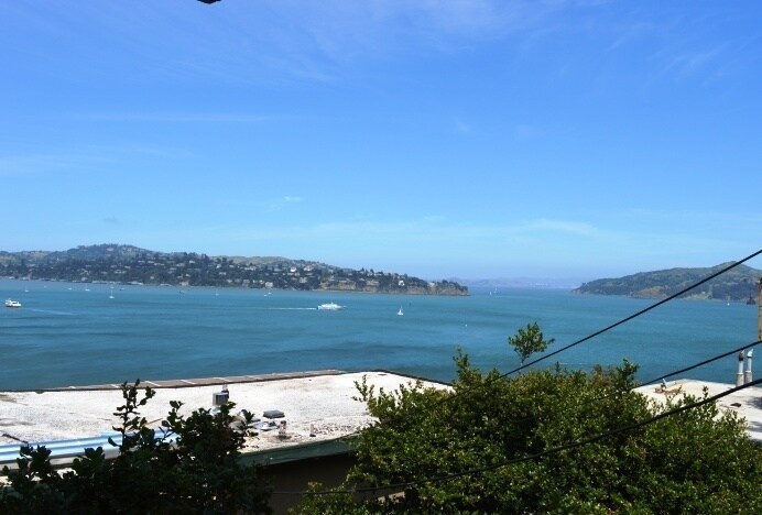 44 Edwards Ave in Sausalito, CA - Building Photo