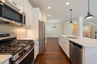 221 Macy Grove Dr in Chapel Hill, NC - Building Photo - Building Photo