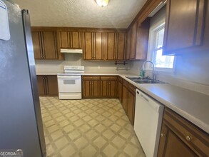240 Carlton Dr in Hartwell, GA - Building Photo - Building Photo