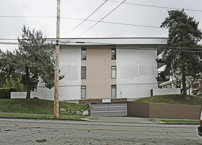 Royal Terrace Apartments in New Westminster, BC - Building Photo - Building Photo