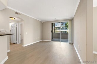 9253 Regents Rd in San Diego, CA - Building Photo - Building Photo