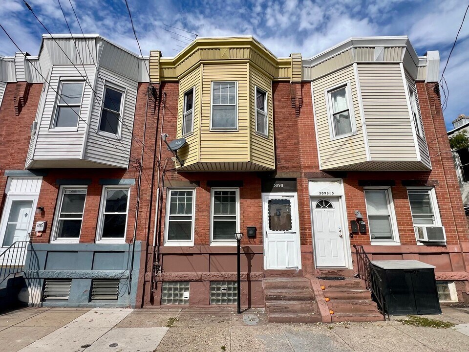 3098 Aramingo Ave in Philadelphia, PA - Building Photo