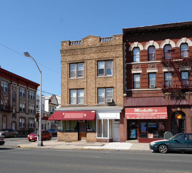 397 Avenue C in Bayonne, NJ - Building Photo - Building Photo