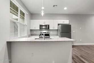 2245 N Dayton St, Unit 7 in Phoenix, AZ - Building Photo - Building Photo