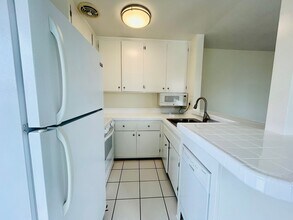 1832-1838 S Bundy Dr in Los Angeles, CA - Building Photo - Building Photo