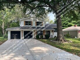 9303 Hayes Dr in Overland Park, KS - Building Photo