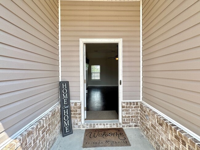 36 Wythe St in Hinesville, GA - Foto de edificio - Building Photo
