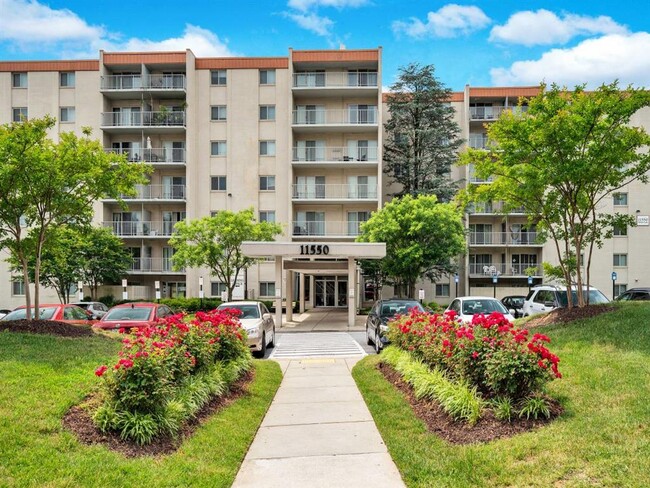 Montgomery White Oak in Silver Spring, MD - Foto de edificio - Building Photo