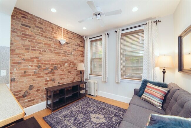33 Irving St, Unit 2 in Boston, MA - Building Photo - Building Photo