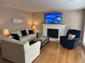 4039 La Colina Rd in Santa Barbara, CA - Building Photo - Building Photo
