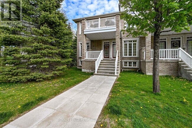 76 Stonehaven Dr in Ottawa, ON - Building Photo - Building Photo
